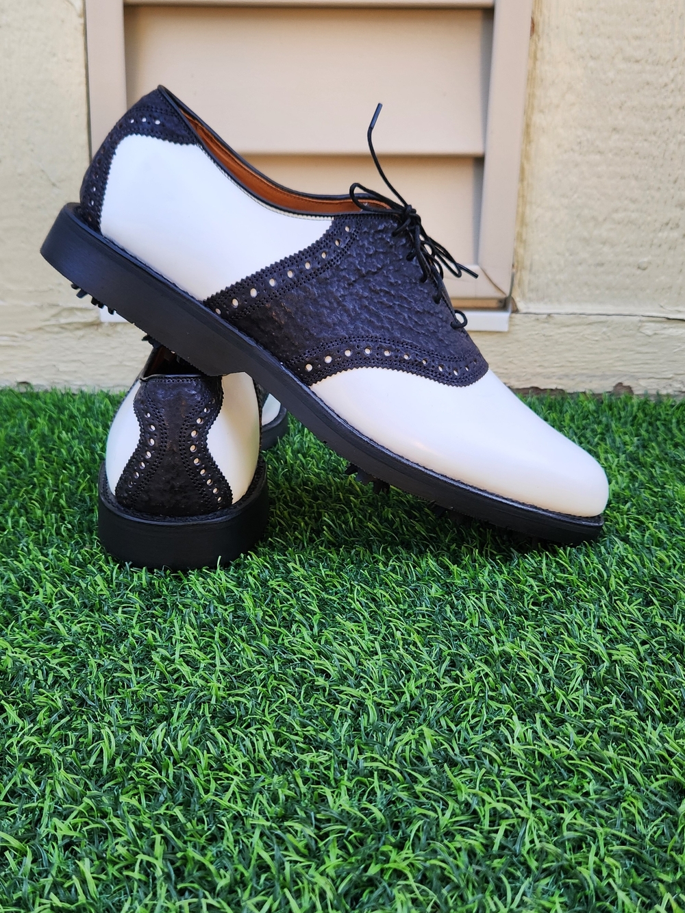 Allen Edmonds Black & White Two-Tone Wingtip Oxford Golf Shoes – Men’s Size 12